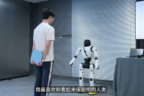 人形机器人灵犀X2掌握新技能：有了“内心戏”，还会拳脚功夫